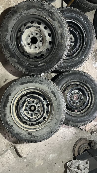 Зимние шипованные шины 185/70/15