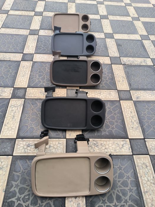 Столик на Delica