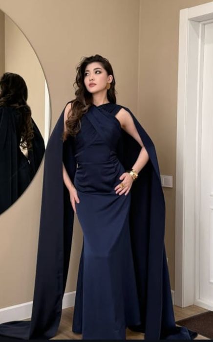 Платье с руковами