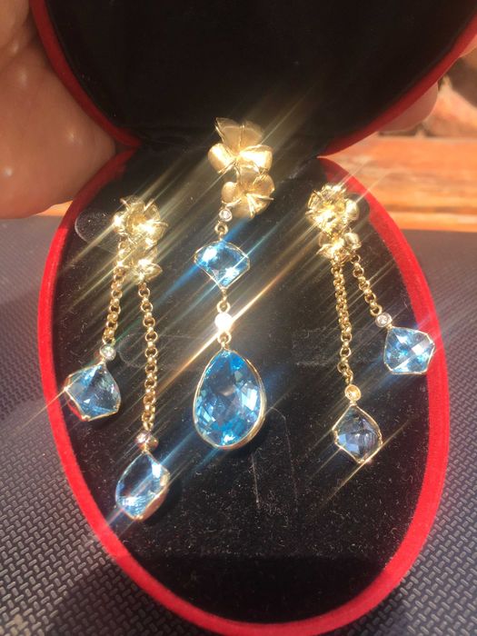 Продаётся оригинальный комплект серьги и подвеска