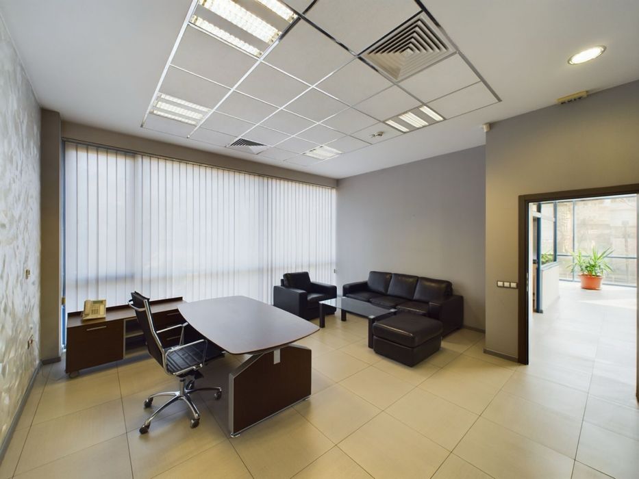 Дава се под наем Офис в София, Павлово - 324 кв.м за 2400 € - Снимка #17