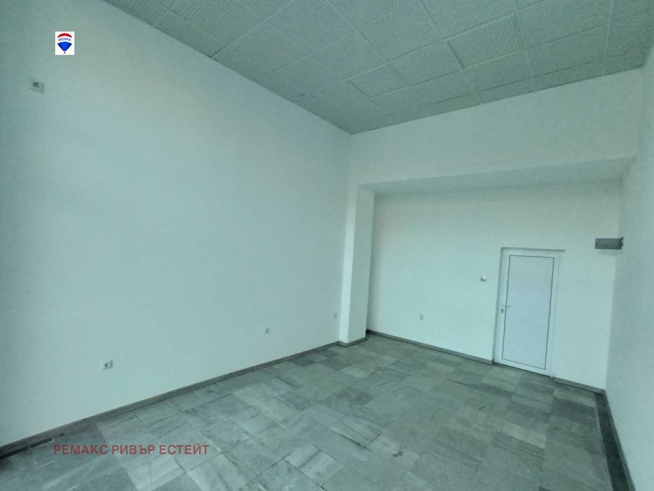 Търговско помещение за продажба Широк център