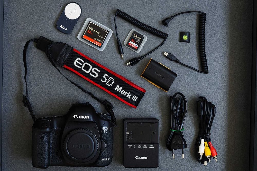 Canon 5D Mark III Body + SanDisk CF Extreme Pro 32GB + 16GB + ИК-пульт