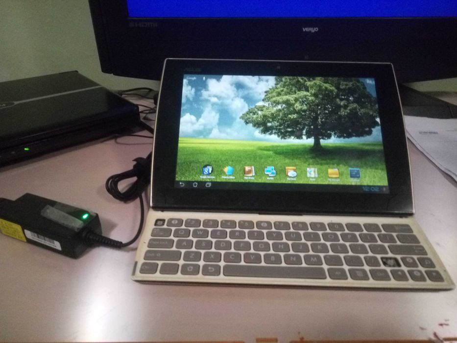 Tableta Asus SL101   HP DV9000 Blaupunkt 1t0 035 194 c