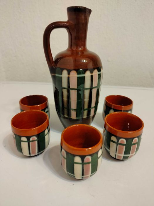 Керамични и стъклени чаши и сервизи за греяна ракия