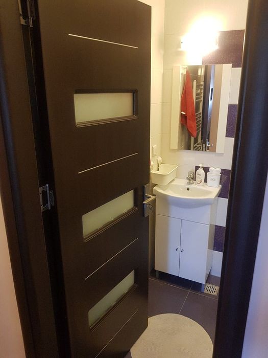 Proprietar închiriez apartament 3 camere  600 €