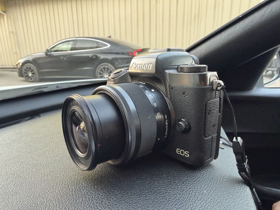 Фотоаппарат Canon EOS M5