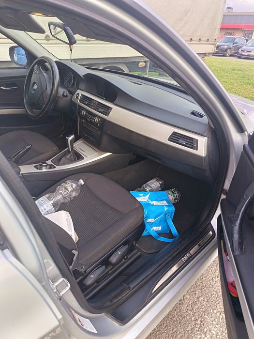 BMW seria 318 anul 2009