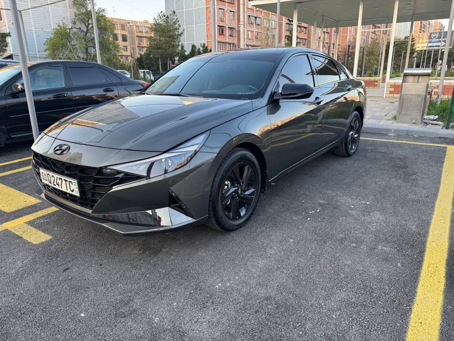 Hyundai Elantra 2022