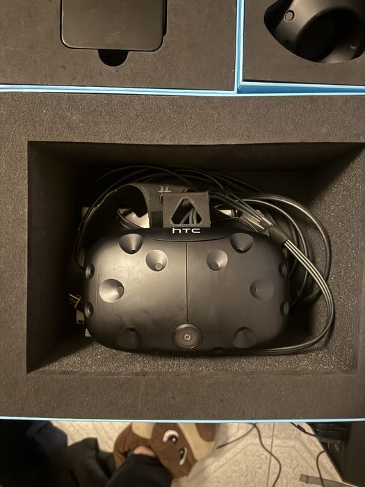 VR HTC Vive, очила за виртуална реалност