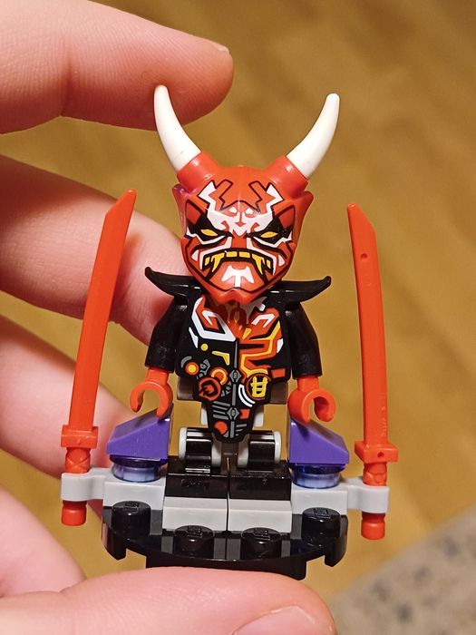 Lego Ninjago Mr E și Pythor Minifigures