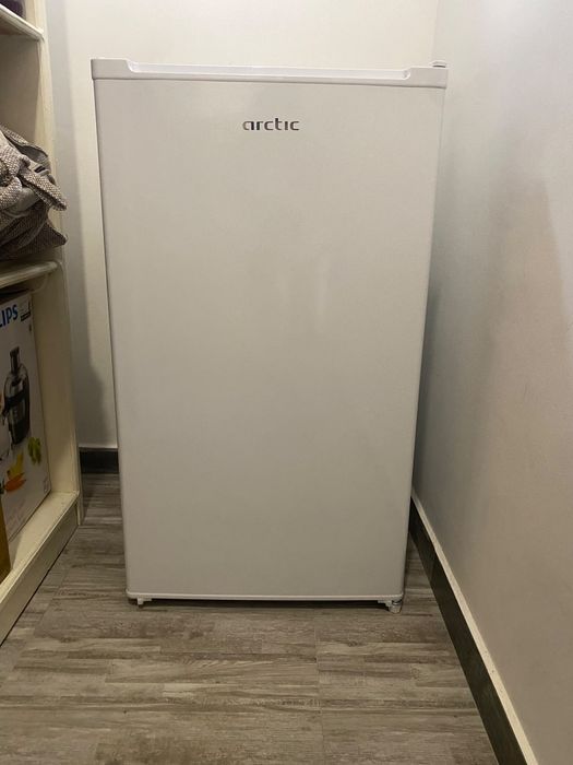 Frigider, 90 L, Clasa F, 19 kg Nou, utilizat foarte putin