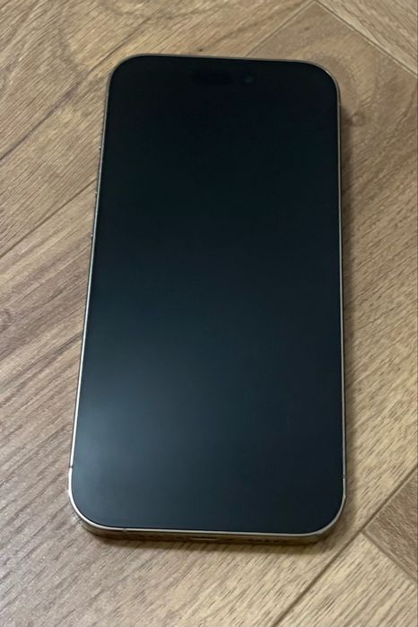 Vând iPhone 14 Pro Gold ,256GB.