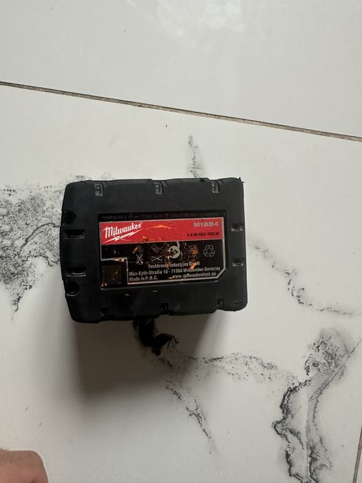 Vand baterie milwakee M18 4 amp