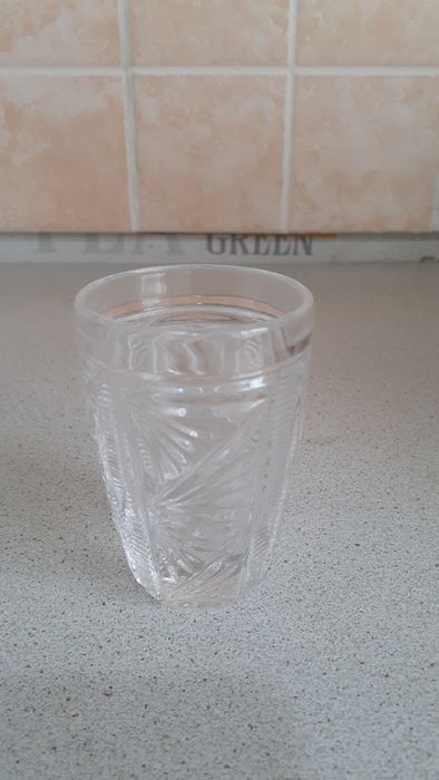 Продам хрустальные рюмки ( стопки) Советского производства.