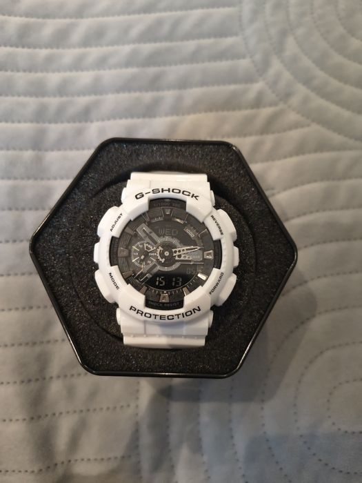 Vând ceas G-shock alb