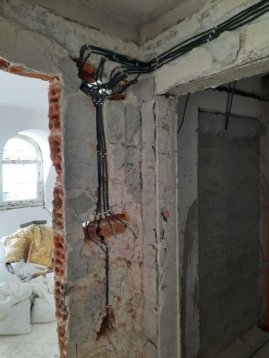 Нова електроинсталация и преустройство – къщи и апартаменти.