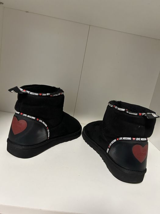 UGG Love Moschino