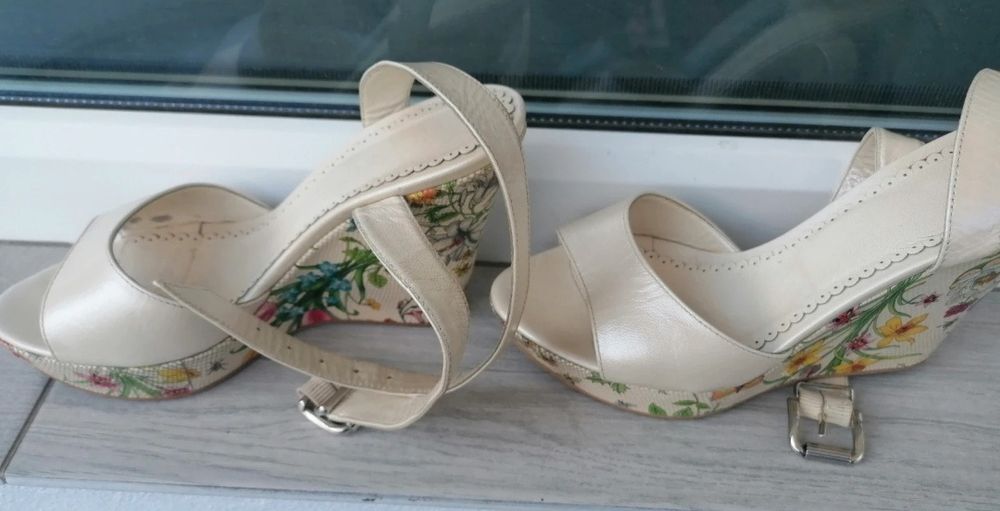 Sandale piele mărimea 35