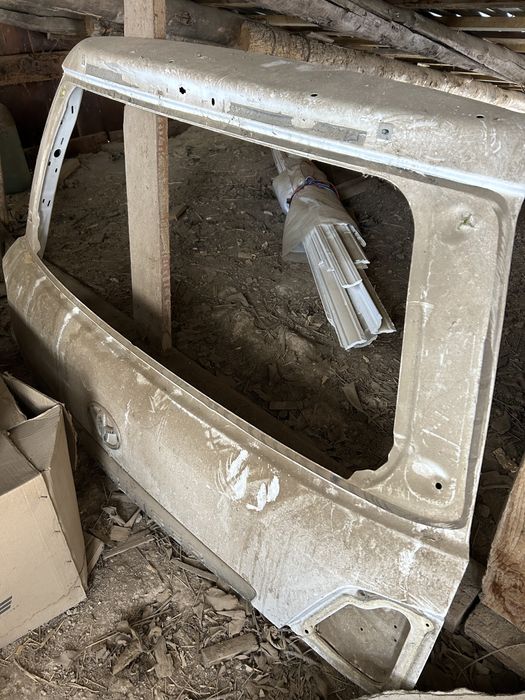 Крышка багажника Tlc 200