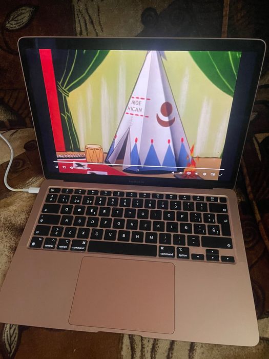 MacBook Air M1 2023 модел издание 2020