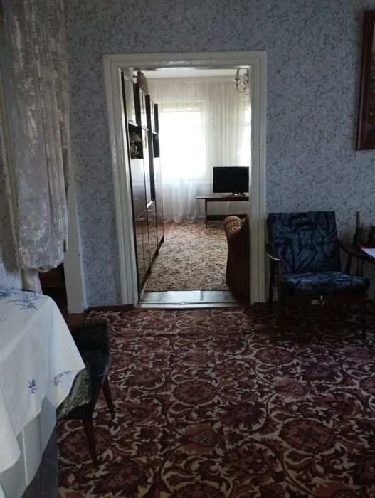 Продаётся дом, с большим участком.