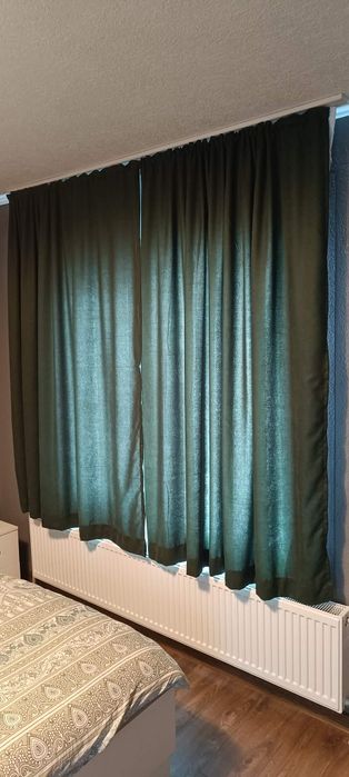 Тъмнозелени пердета