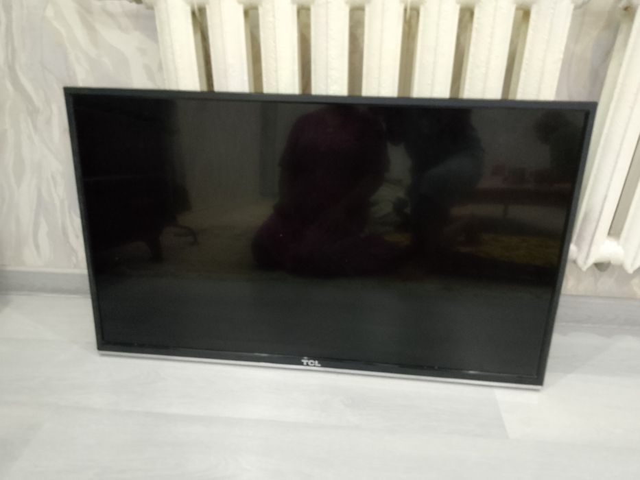 Televizor ploski ekran43