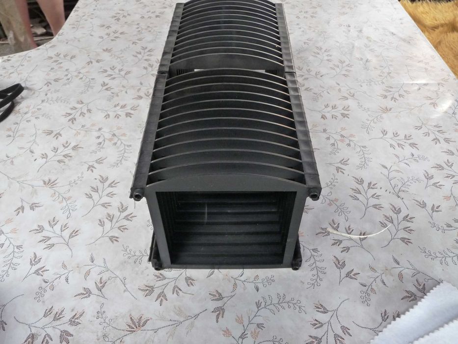 Кутии и стелаж за дискове