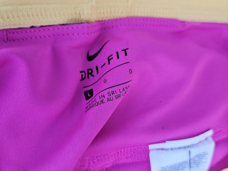 Nike оригинален дамски клин нов Л размер