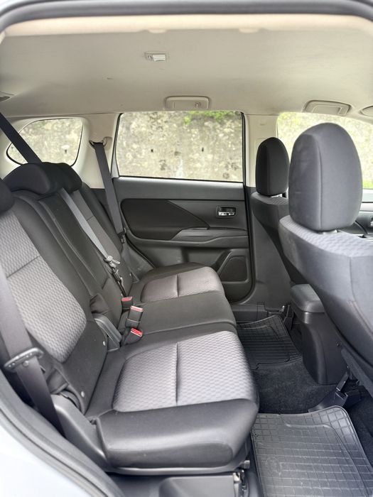 Vând Mitsubishi Outlander 4X4