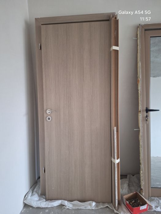 Продавам нови интериорни врати