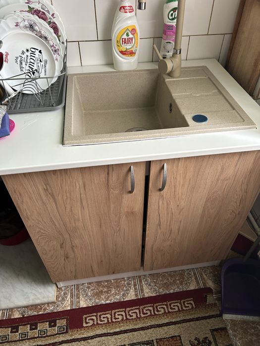 Chiuvetă bucătărie plus baterie, mască de chiuvetă și blat