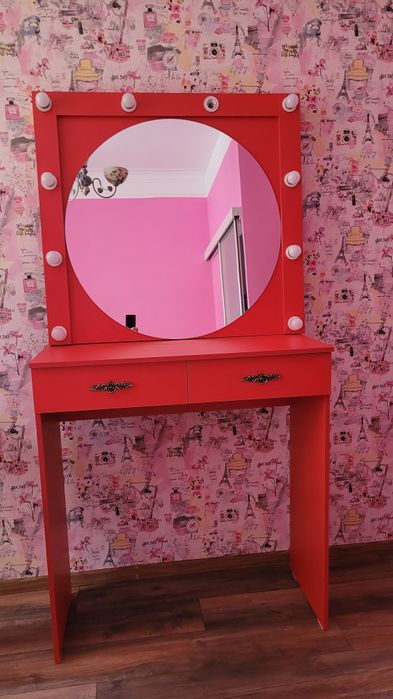 Столик для Визажист. Makeup столик