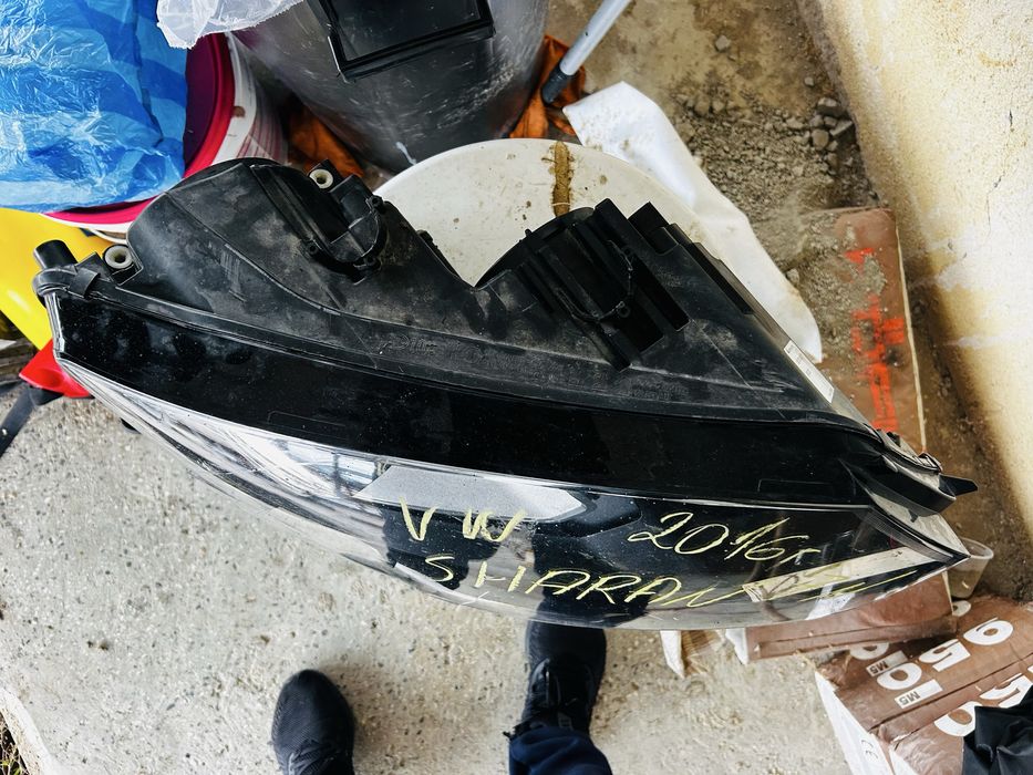 Десен фар VW Scharan 7N -23”