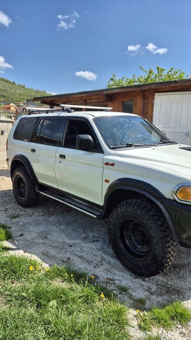 Mitsubishi pajero sport 2.5