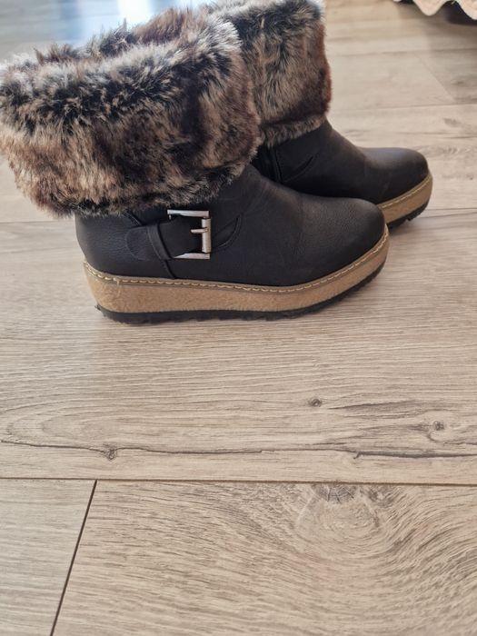 Vând cizme îmblănite