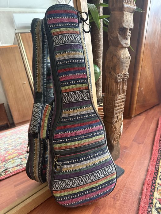 Укулеле с чехлом