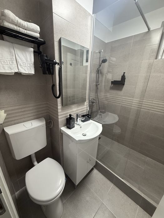 Inchiriez garsoniera in Roman in regim hotelier