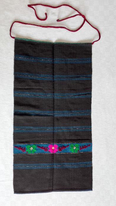 Автентични престилки от народни носии