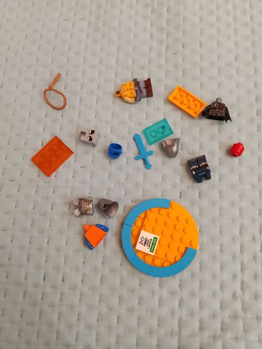 Лего оригинал плюс подарка будет