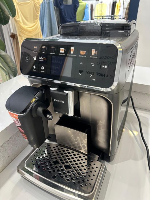 Продаётся кофемашина Philips (LatteGo)