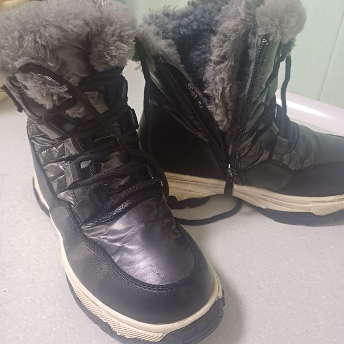 Продам детские сапожки