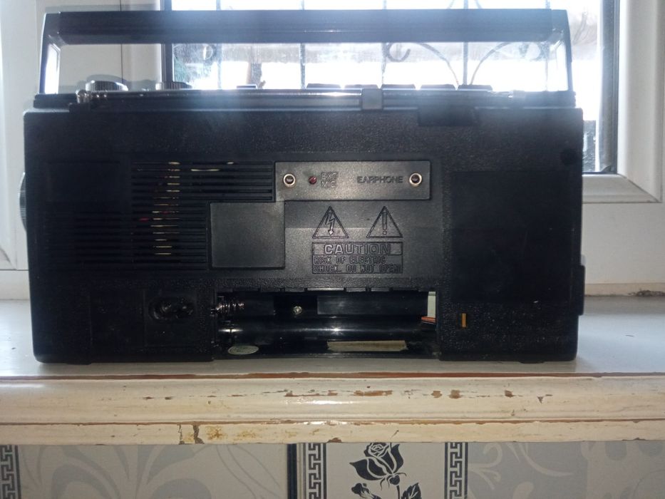 магнитофон 100000 сум