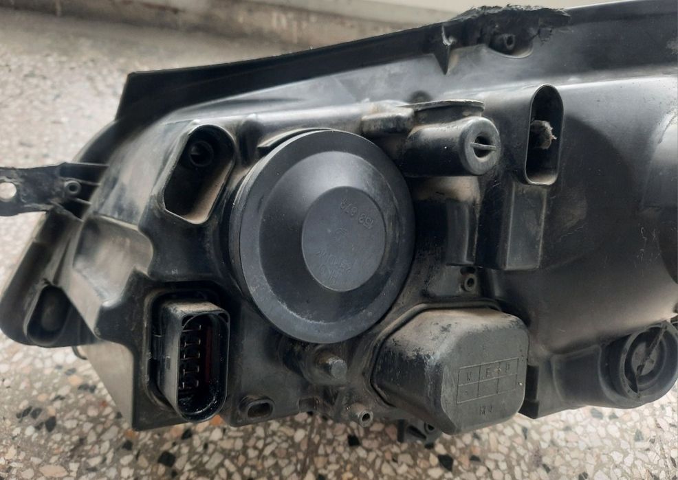 Фар VW POLO десен