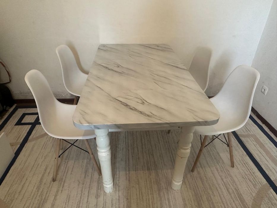 Доставка стол и стулья