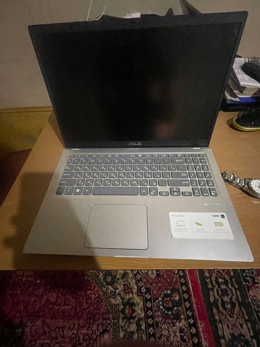 Asus noutbook sotiladi