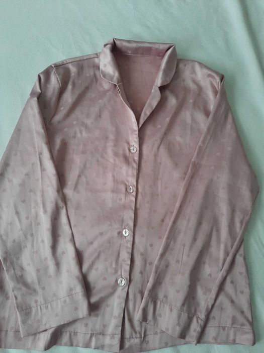 Set pijama roz pudra din satin fin cu inimioare M