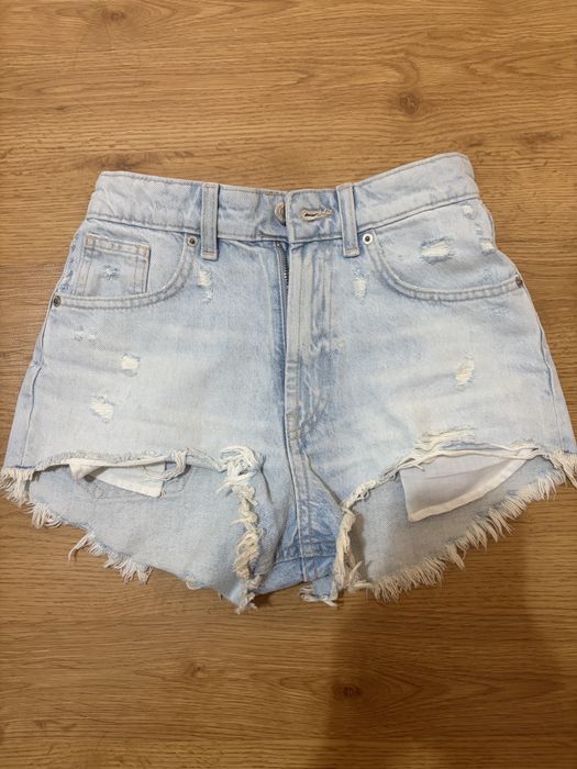 Продавам къси панталони ZARA