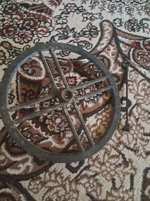 Продаётся швейная машика